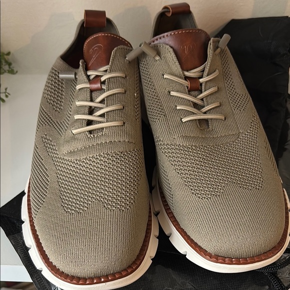 Men's Breeze Shoe/Sneaker 10.5 NEW - Picture 6 of 9